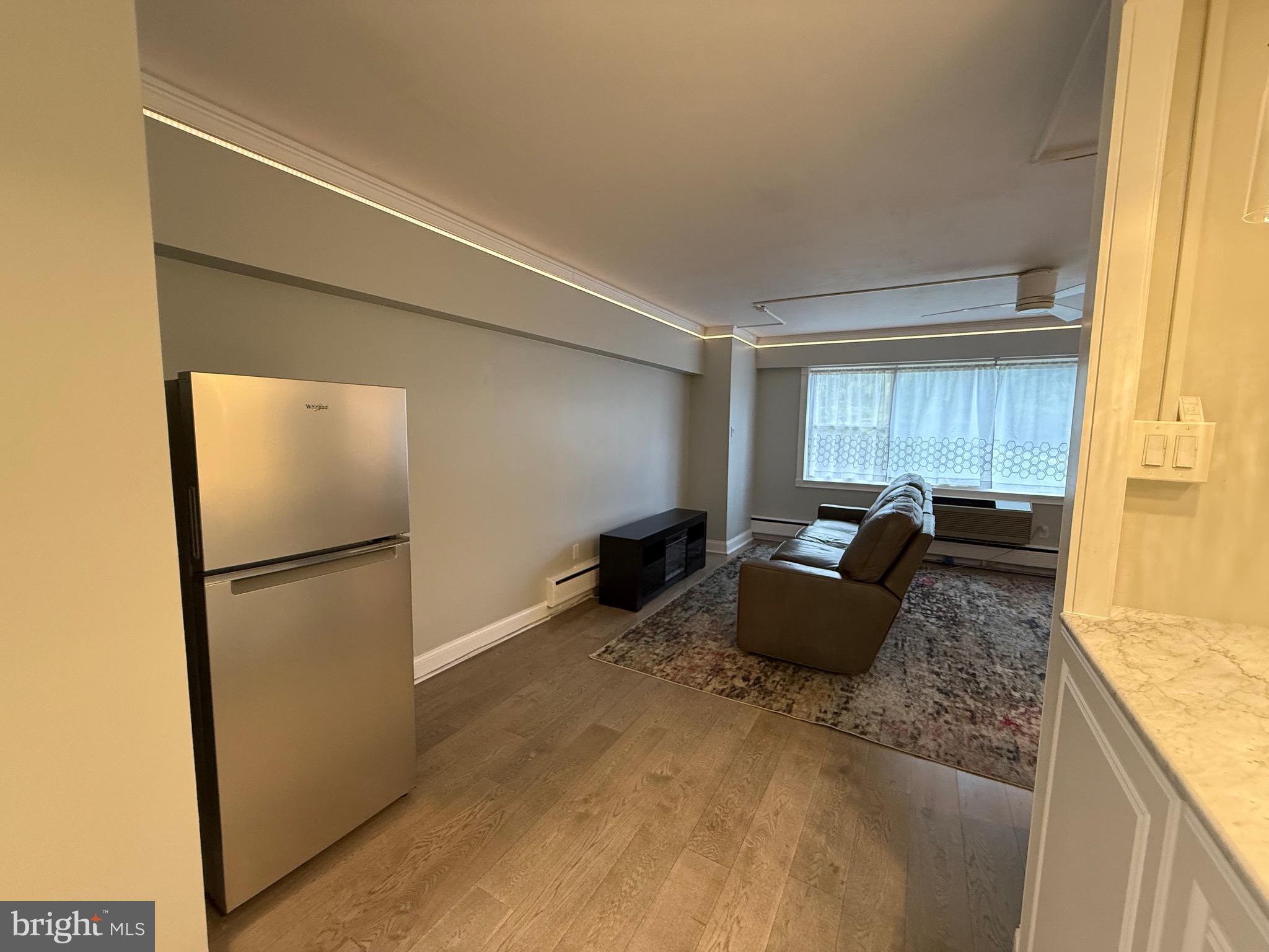 ELKINS PARK HOUSE - Residential