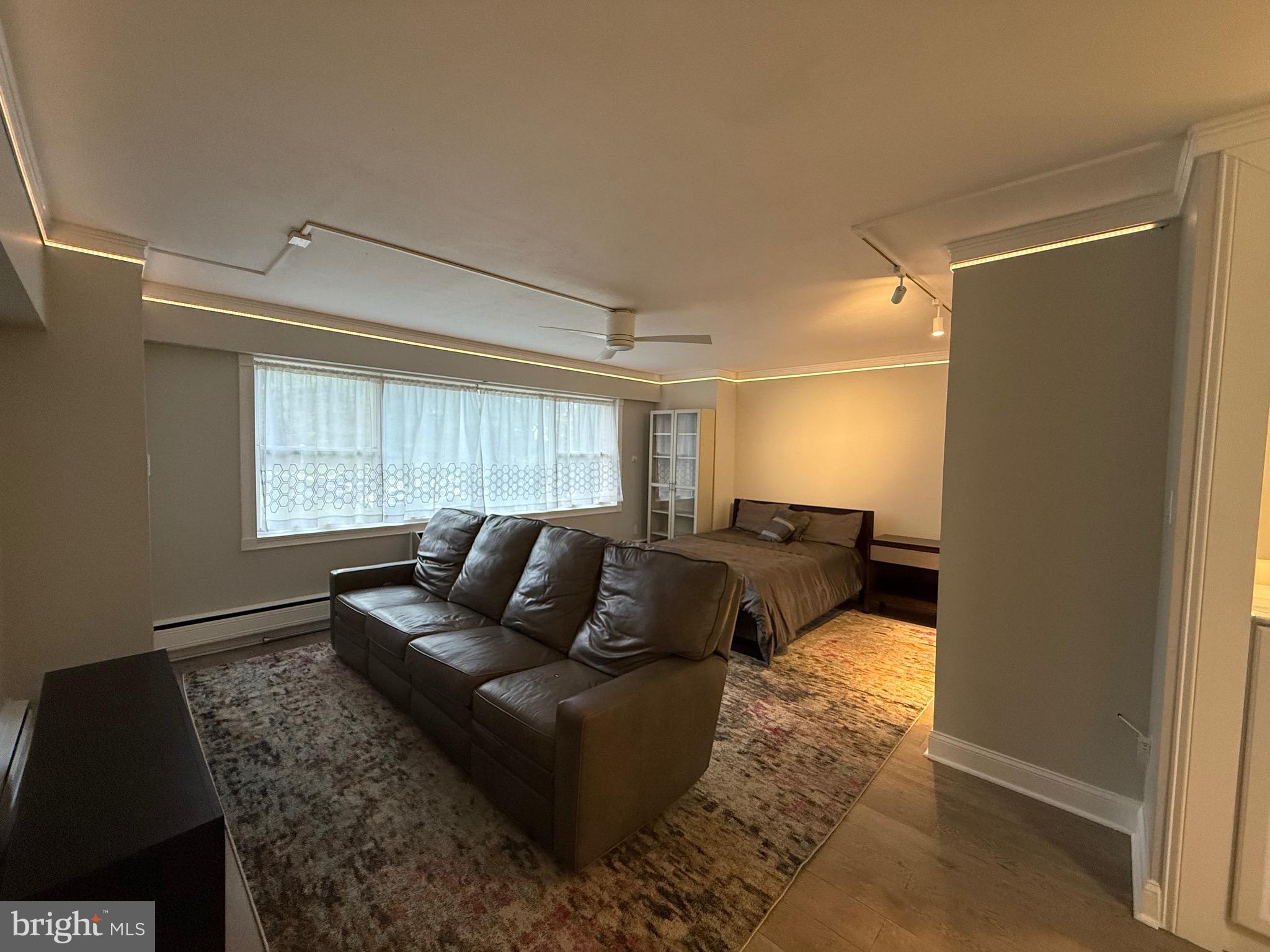 ELKINS PARK HOUSE - Residential