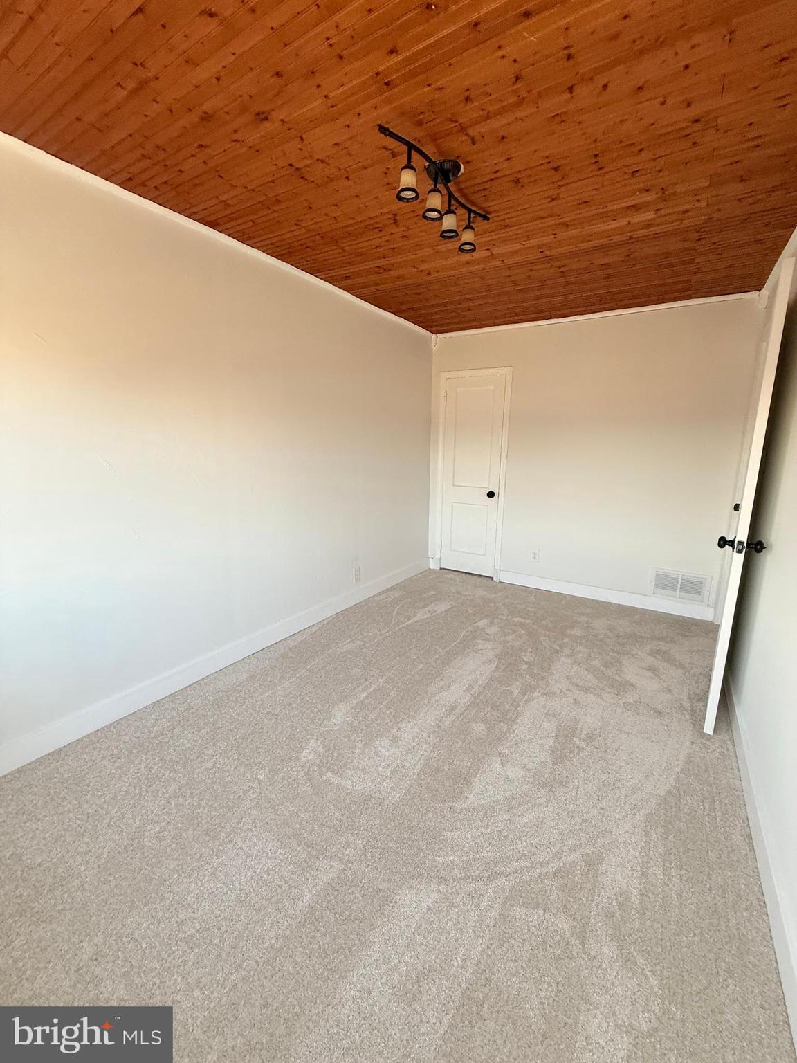 MIDDLESEX - Residential