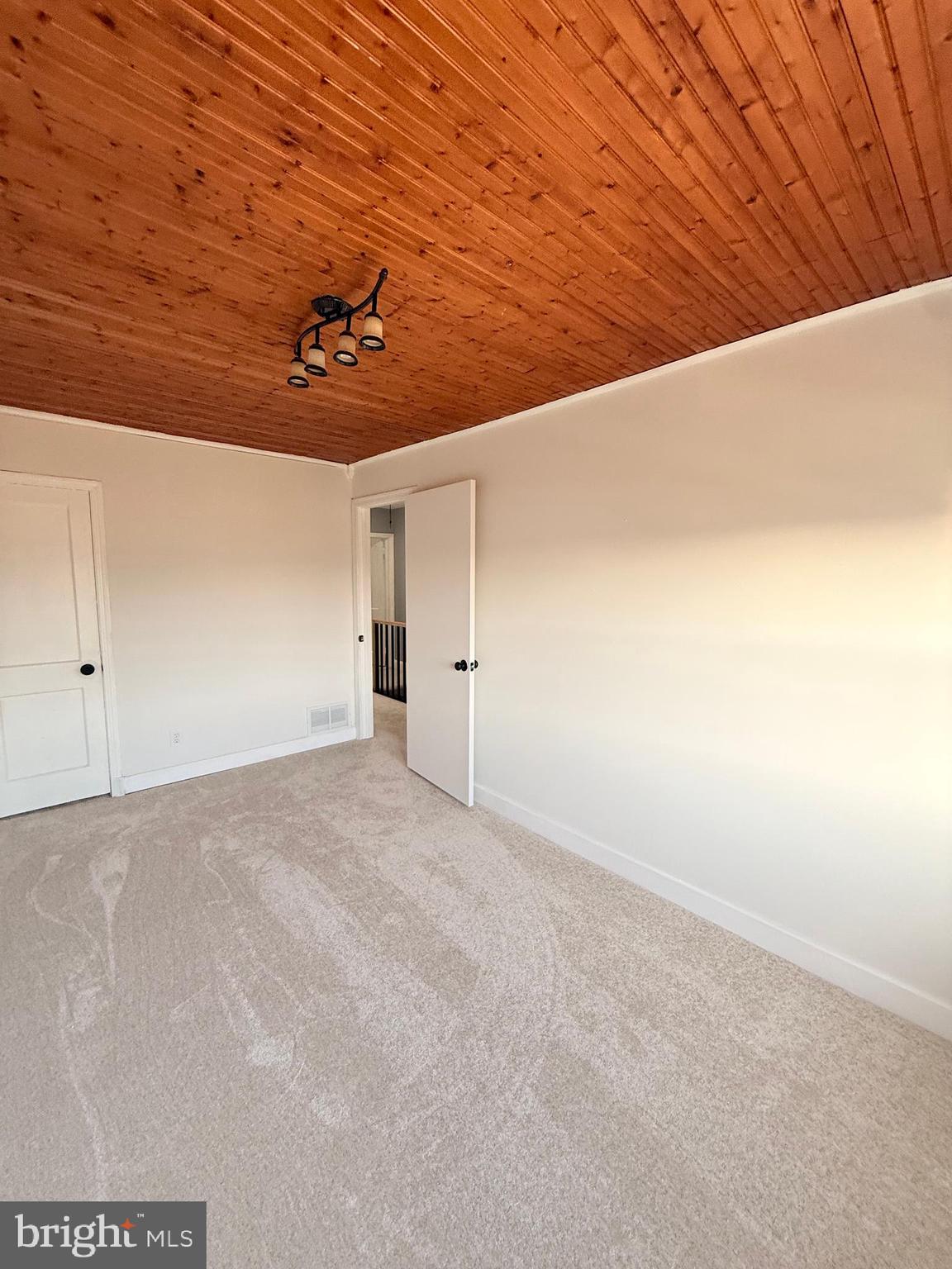 MIDDLESEX - Residential