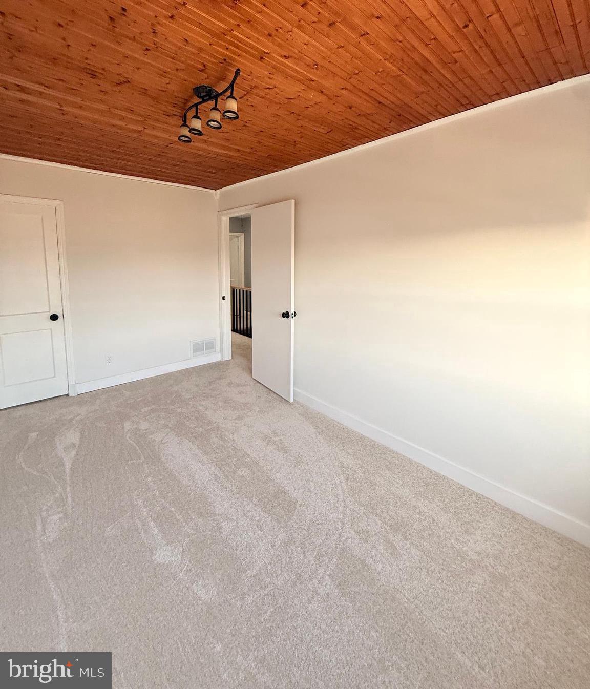 MIDDLESEX - Residential