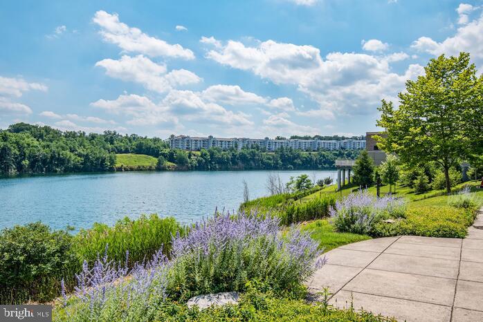 QUARRY LAKE - Residential Lease