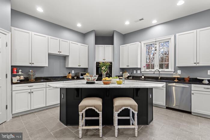 QUARRY LAKE - Residential Lease