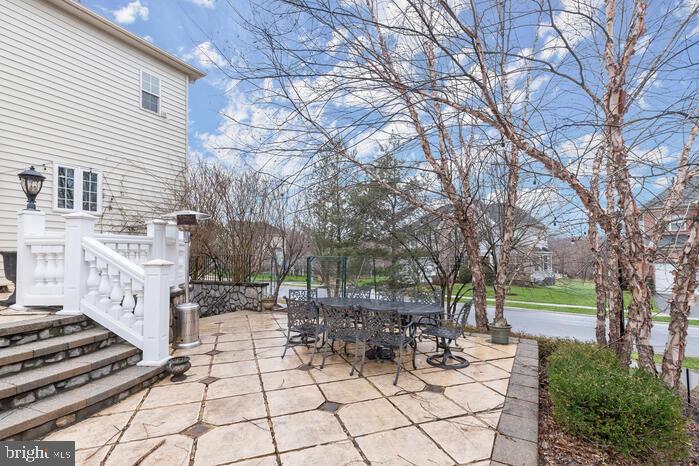 QUARRY LAKE - Residential Lease