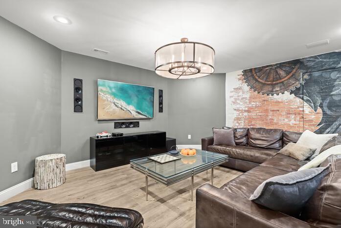 QUARRY LAKE - Residential Lease