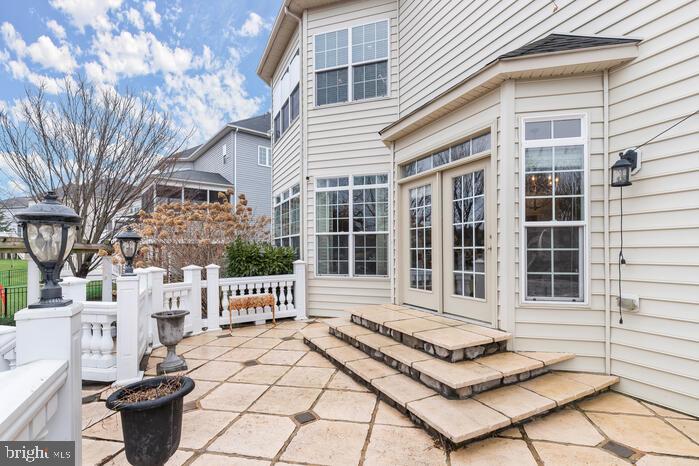 QUARRY LAKE - Residential Lease