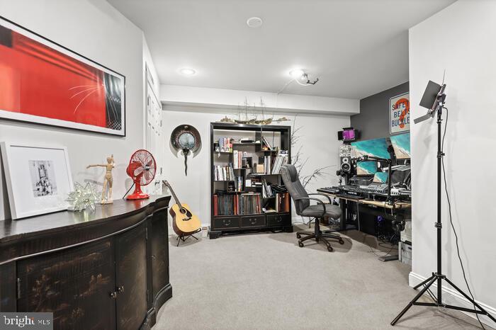 QUARRY LAKE - Residential Lease