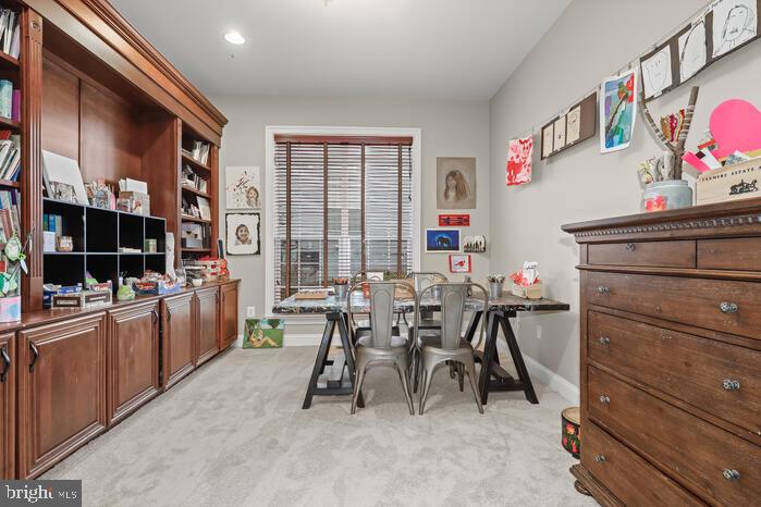 QUARRY LAKE - Residential Lease