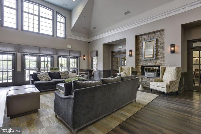 QUARRY LAKE - Residential Lease