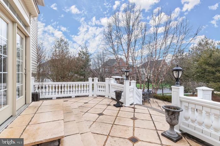 QUARRY LAKE - Residential Lease