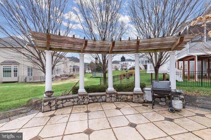 QUARRY LAKE - Residential Lease