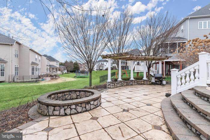 QUARRY LAKE - Residential Lease