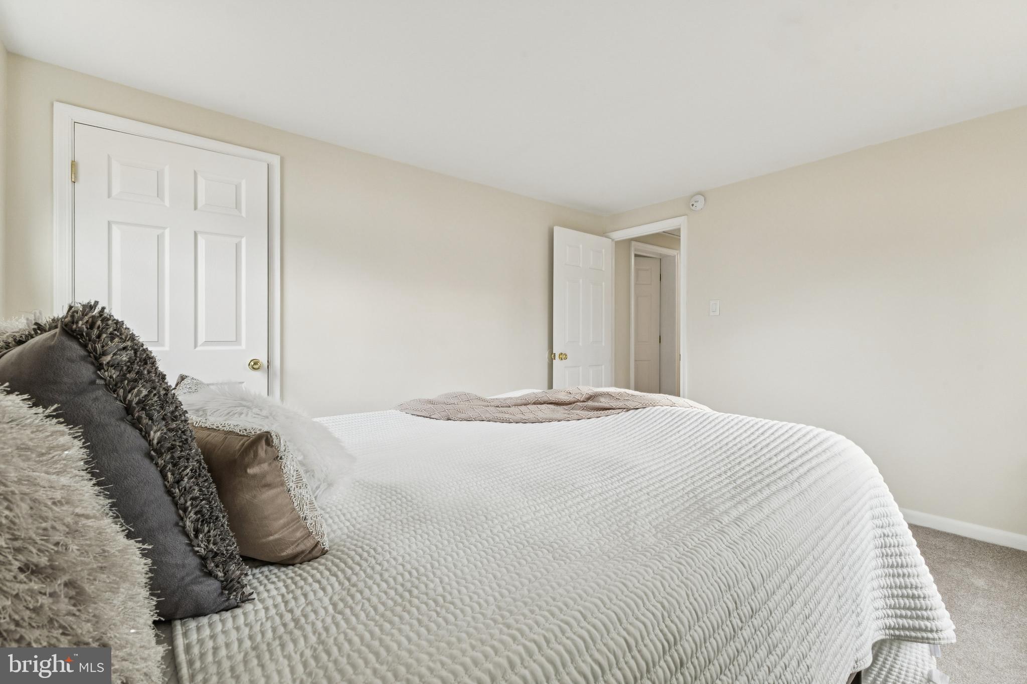 OAKRIDGE / COUNTRY RIDGE - Residential