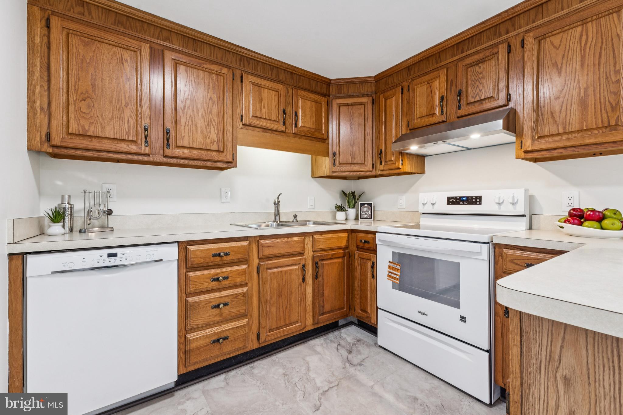 OAKRIDGE / COUNTRY RIDGE - Residential