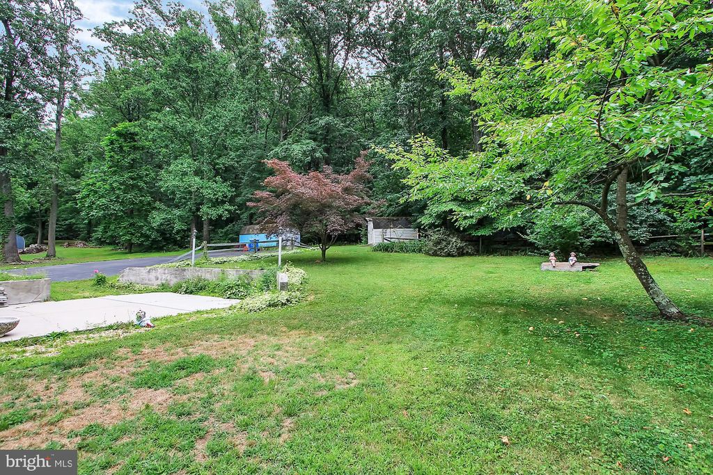 Photo of 1209 Jackson Square Road, SPRING GROVE, PA 17362 (MLS # PAYK2096514)
