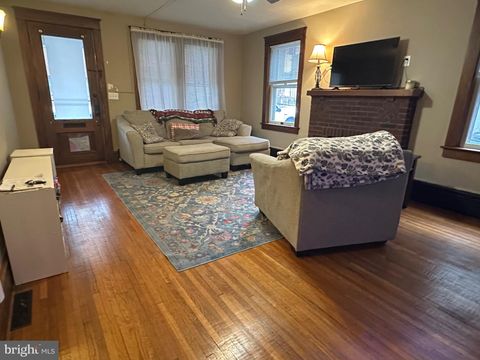 62 E HIGH STREET ELIZABETHTOWN PA 17022