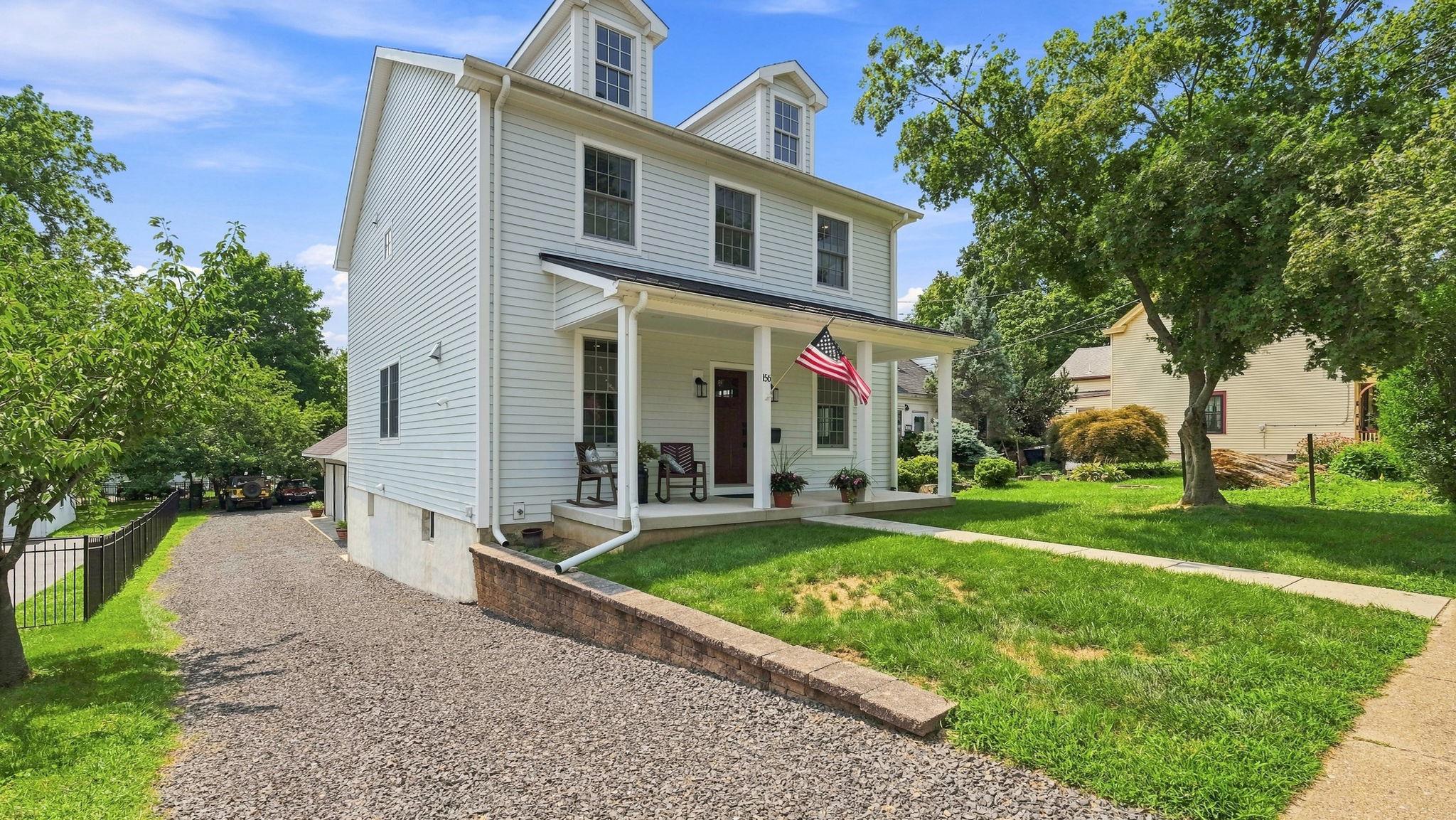 156 E OAKLAND AVENUE