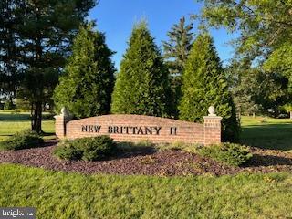 NEW BRITTANY II - Land