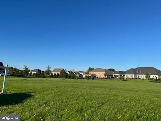 NEW BRITTANY II - Land