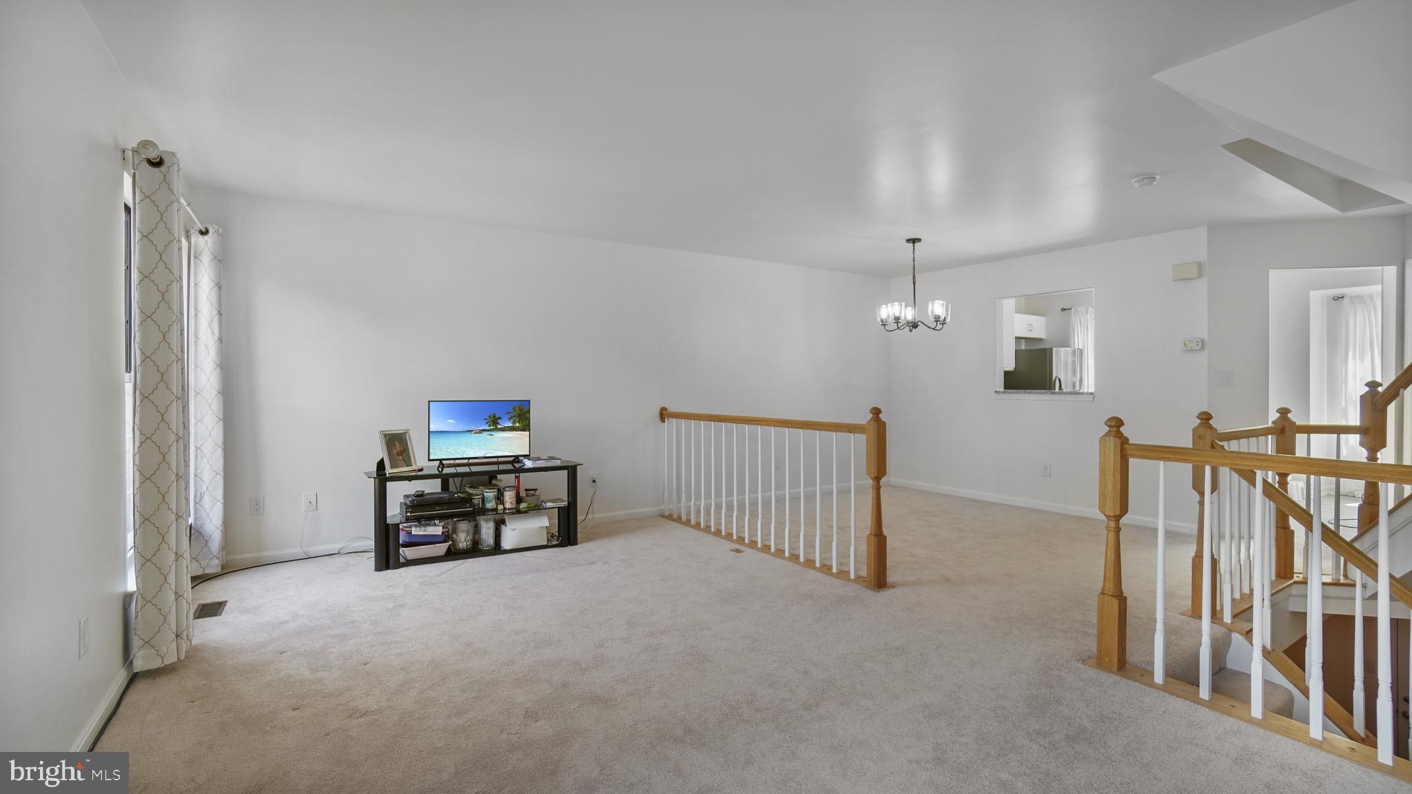 SEVEN OAKS - Residential