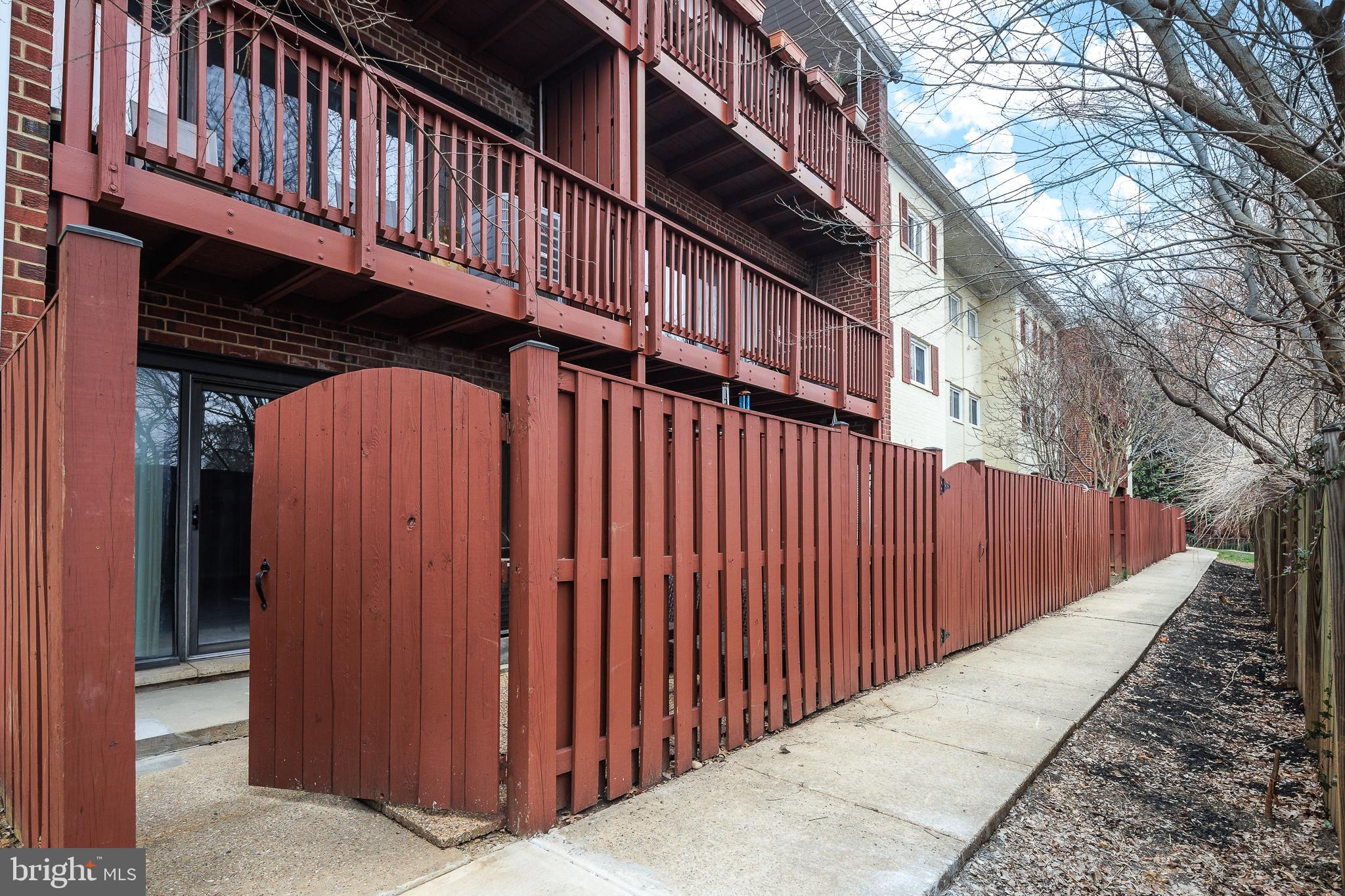 SEMINARY WALK - Residential