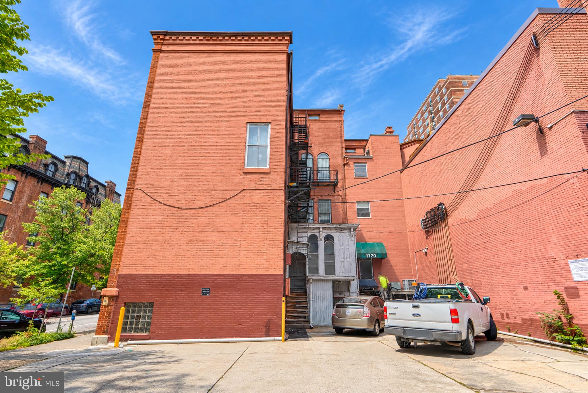 1120 SAINT PAUL STREET 15