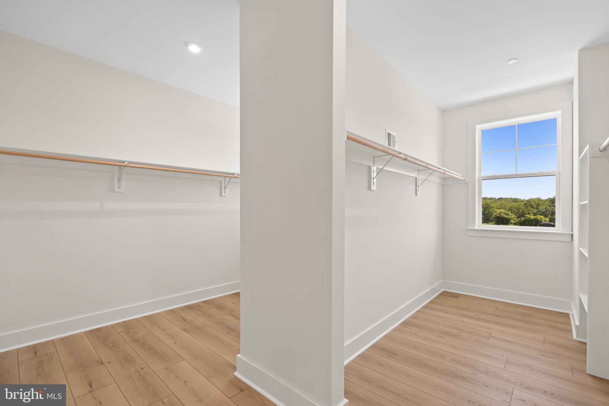 KNOB HILL ESTATES AT MADISON FIELDS - Residential