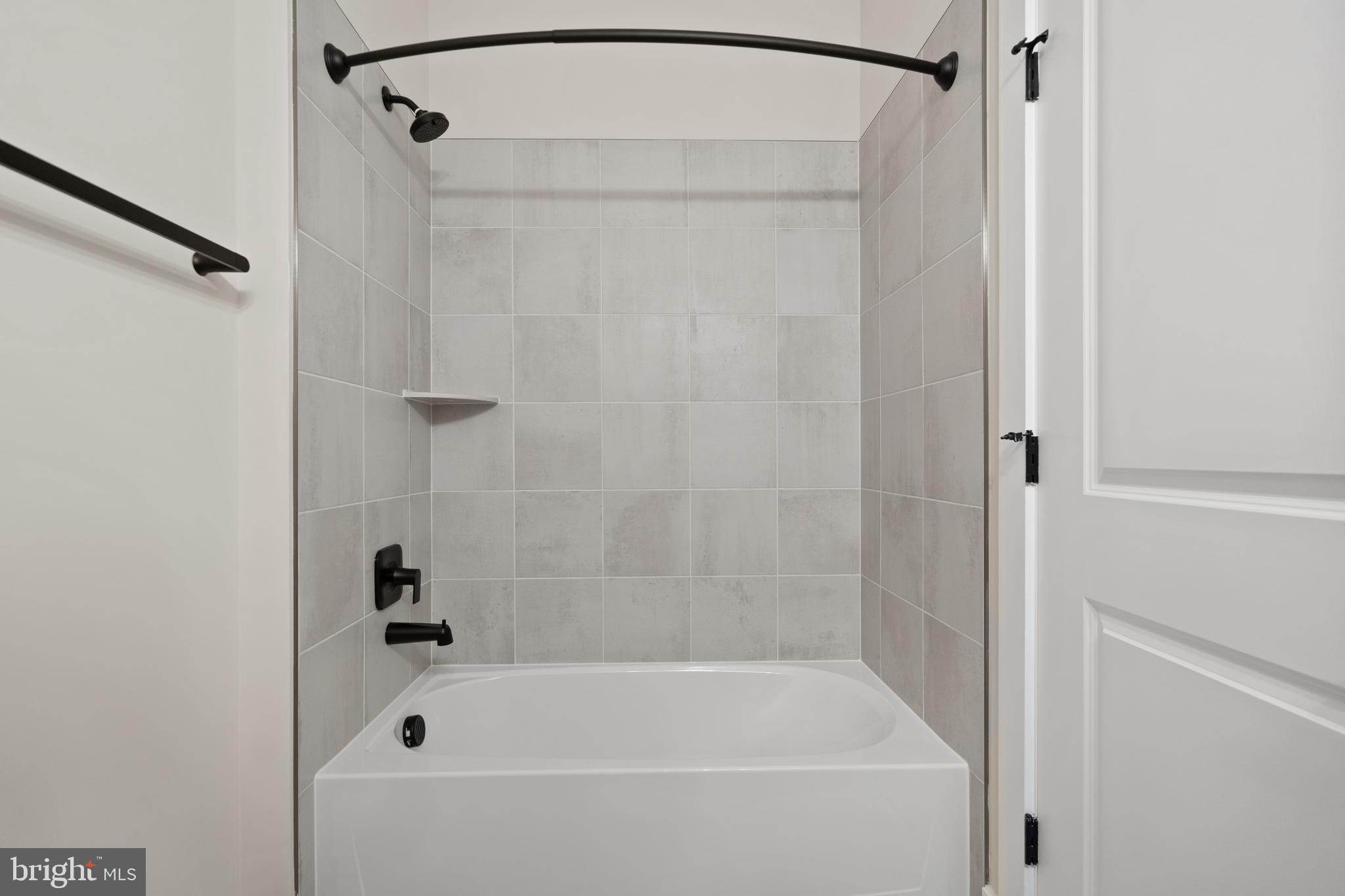 KNOB HILL ESTATES AT MADISON FIELDS - Residential