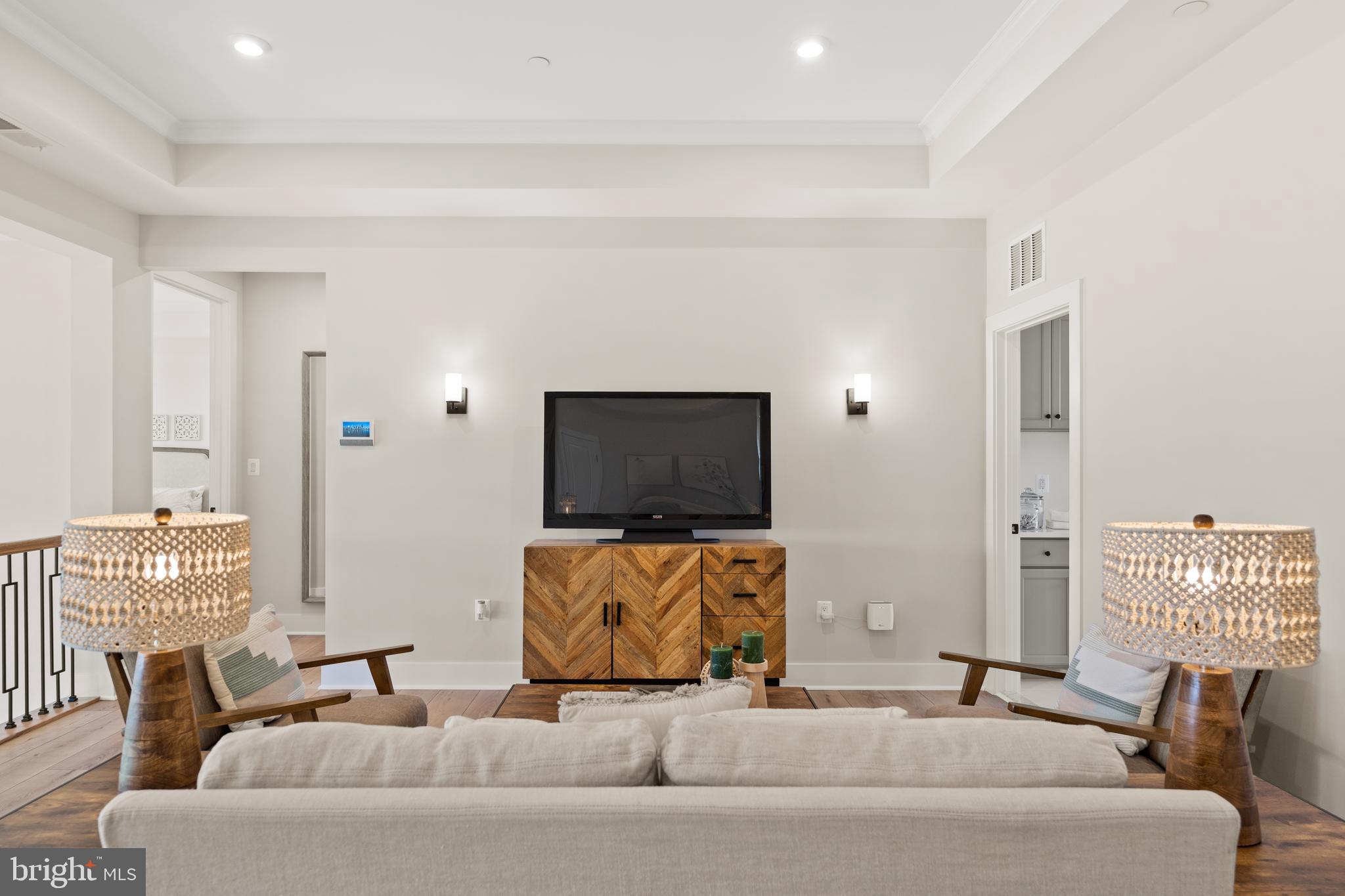 KNOB HILL ESTATES AT MADISON FIELDS - Residential