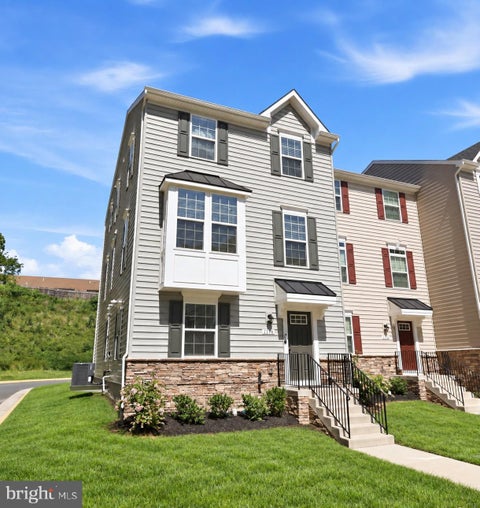 Townhouse For Sale - 1118 Dovetail Circle<br/> FREDERICKSBURG, VA 22401