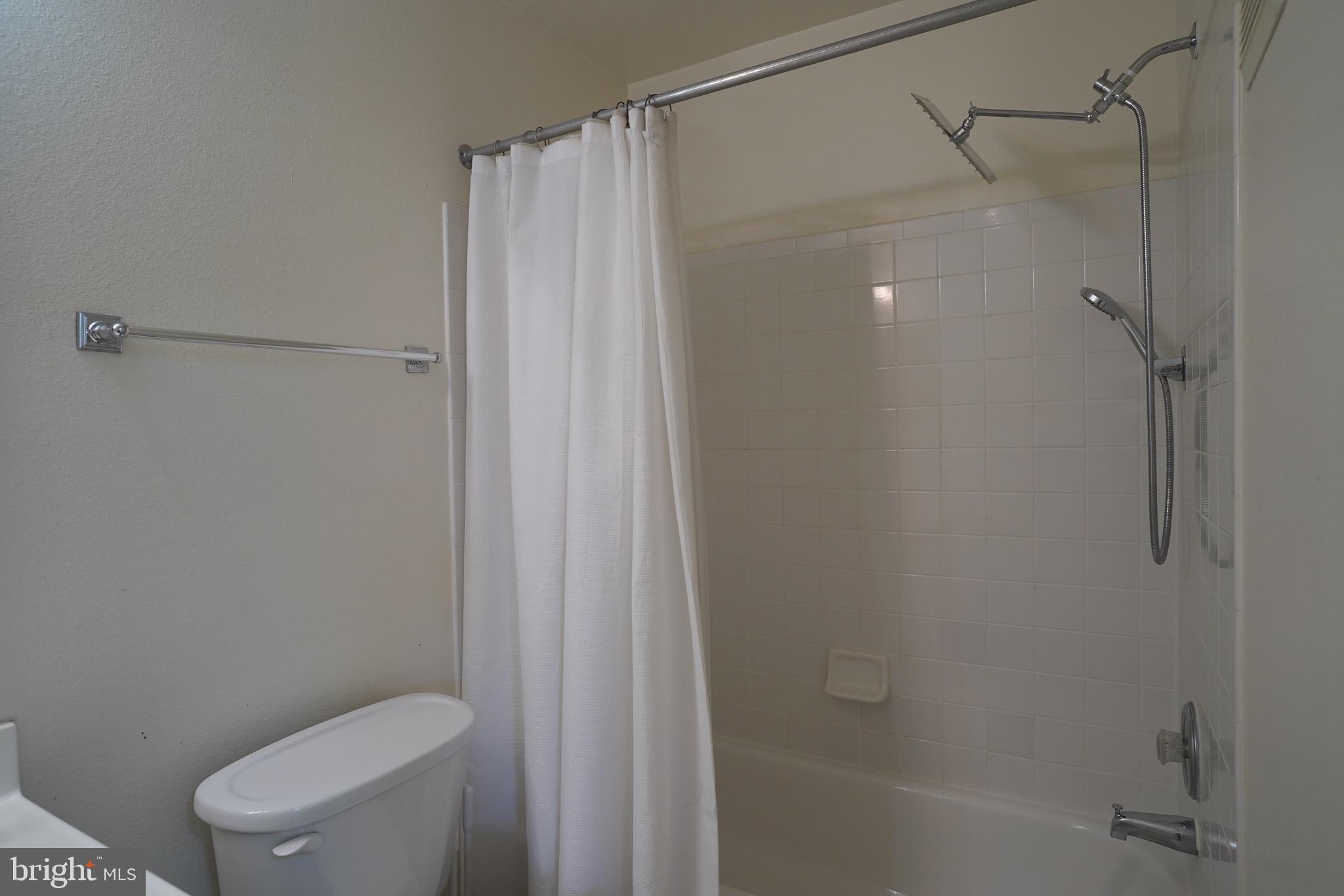 GATES OF FAIR LAKES - Residential Lease