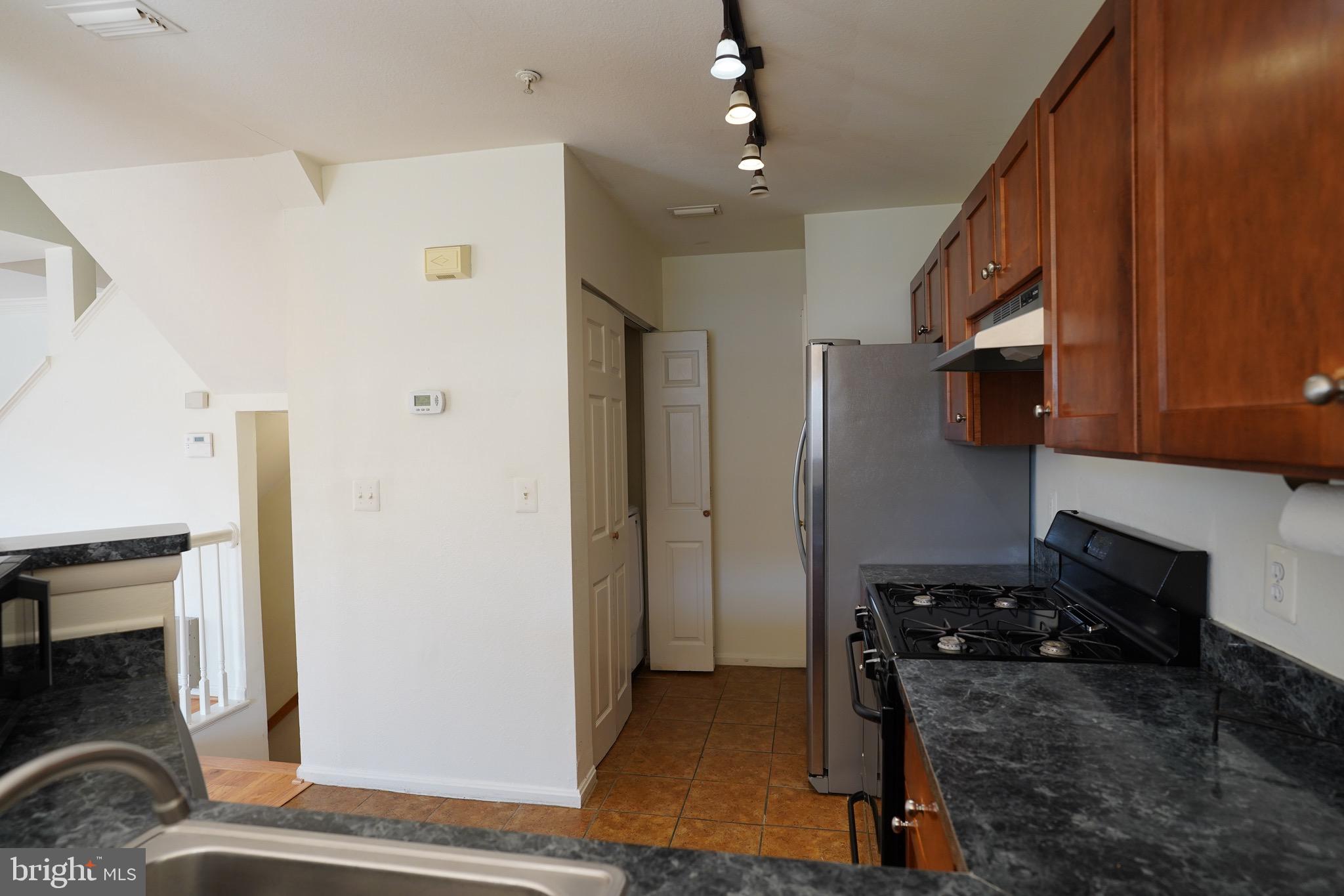 GATES OF FAIR LAKES - Residential Lease