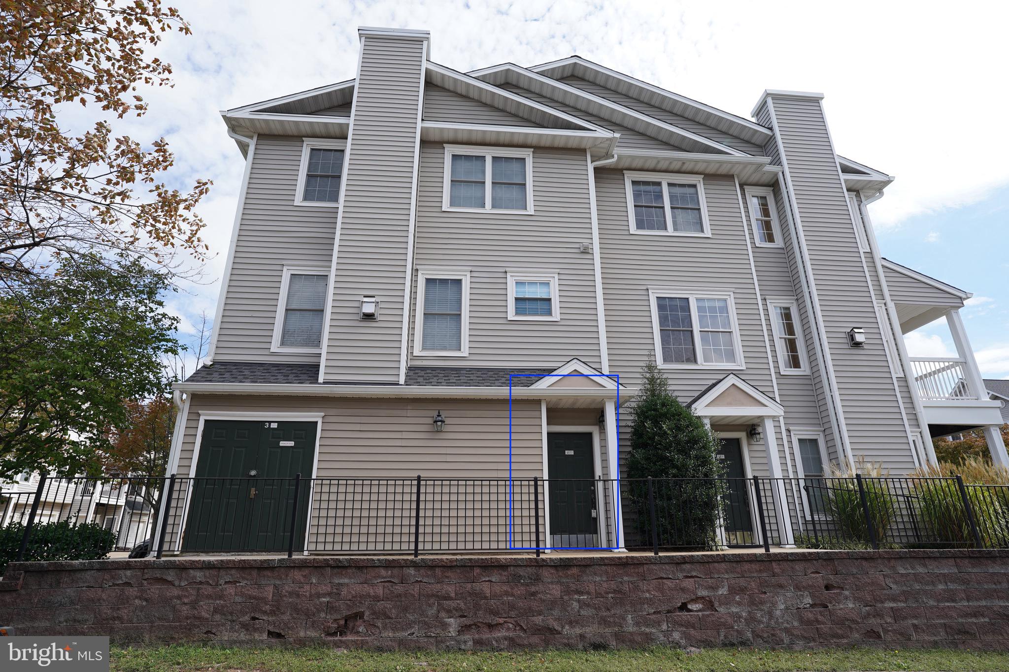 GATES OF FAIR LAKES - Residential Lease