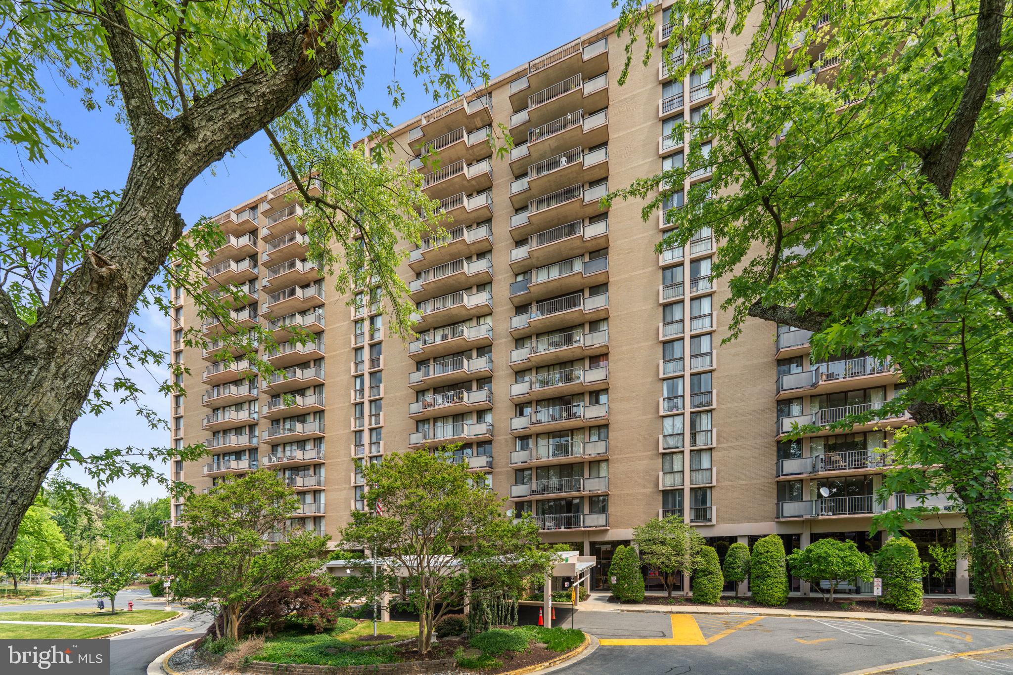 TOWERS IN WESTCHESTER PARK - Residential