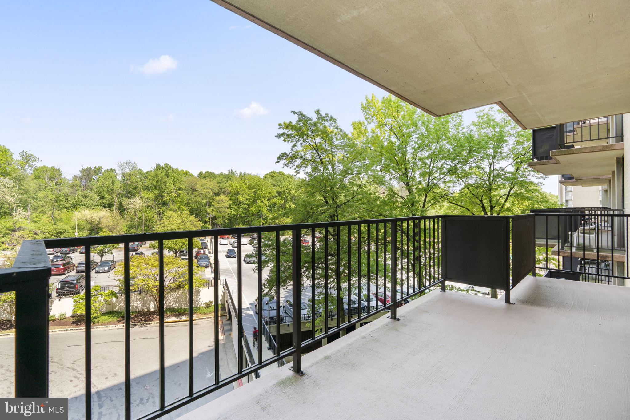 TOWERS IN WESTCHESTER PARK - Residential