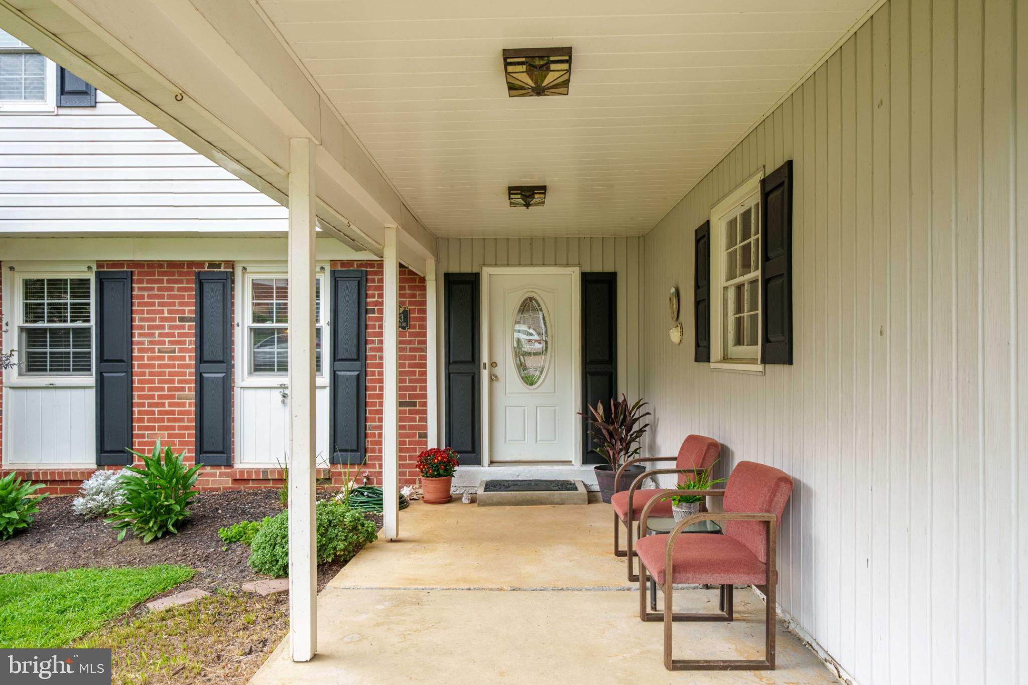 2733 SKYLARK ROAD