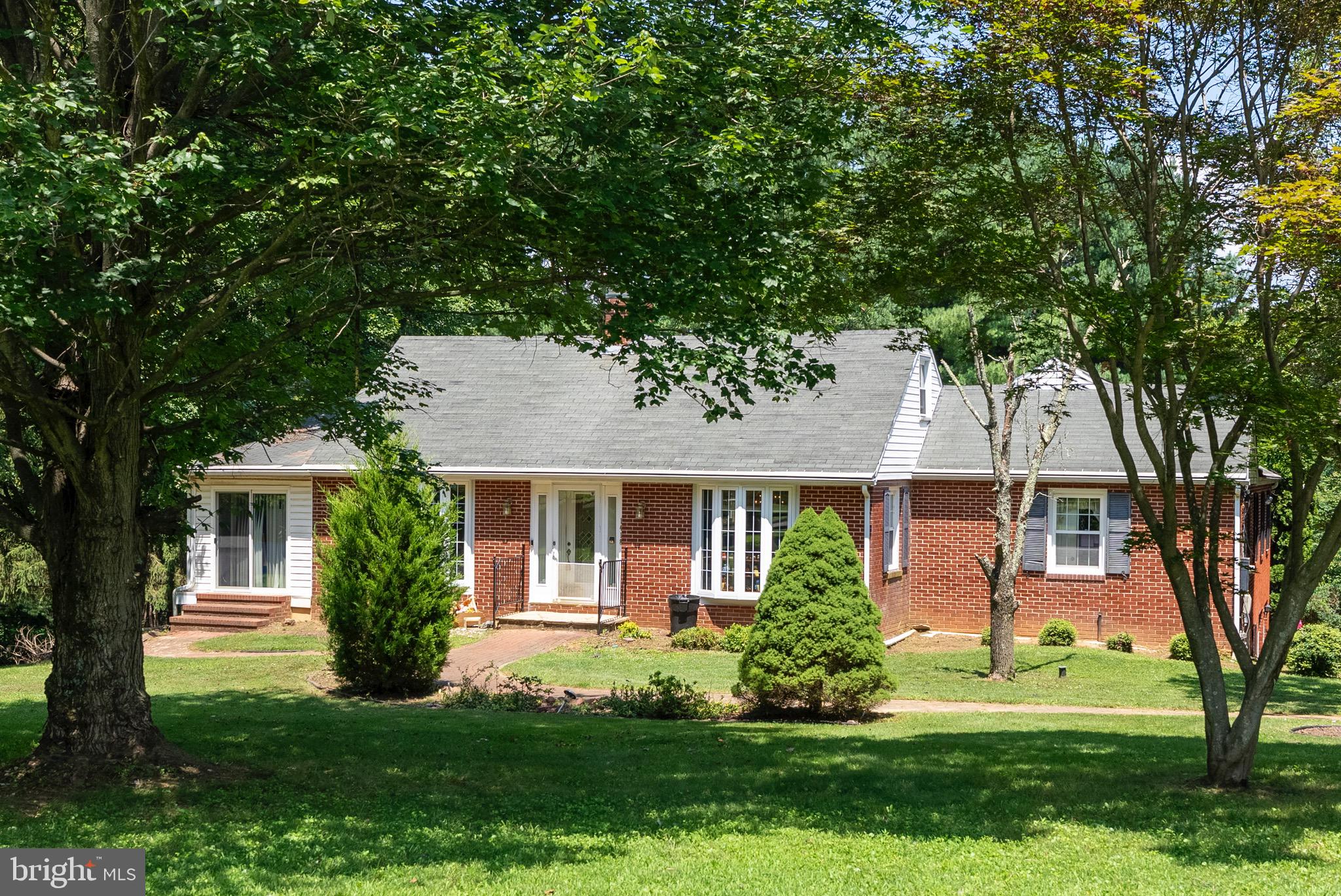 1418 IVY HILL ROAD