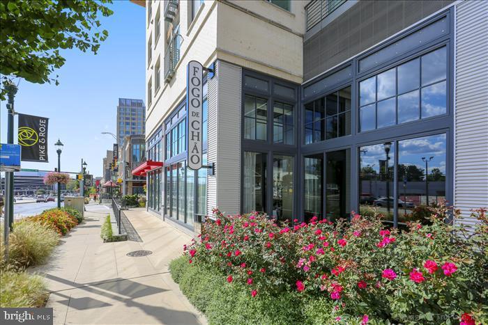 GALLERY AT WHITE FLINT - Residential Lease