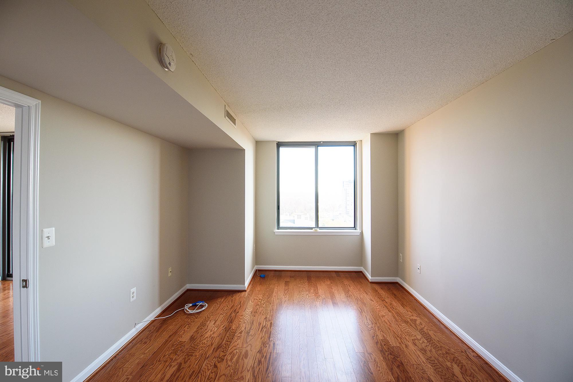 GALLERY AT WHITE FLINT - Residential Lease