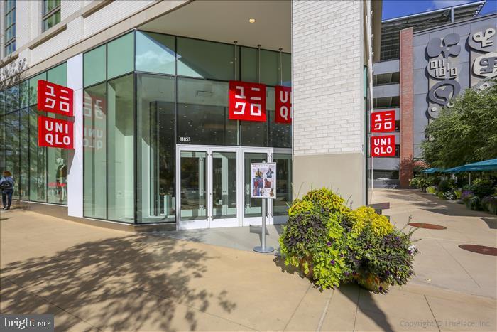 GALLERY AT WHITE FLINT - Residential Lease