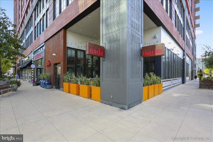 GALLERY AT WHITE FLINT - Residential Lease