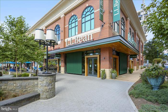 GALLERY AT WHITE FLINT - Residential Lease