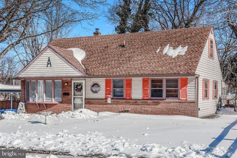 Homes For Sale - 435 Cedarcrest Avenue<br/> WENONAH, NJ 08090