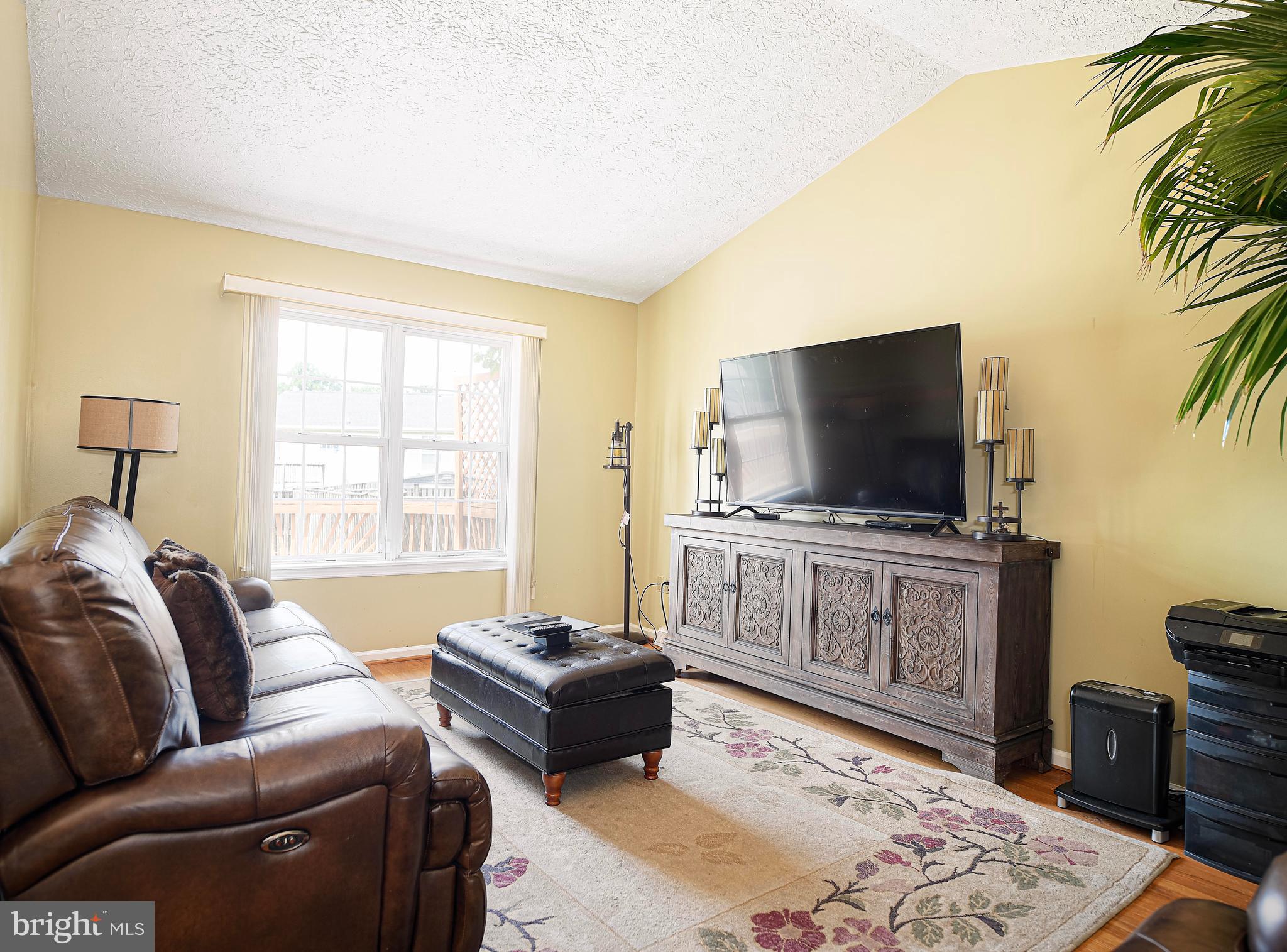 HARBOUR OAKS - Residential