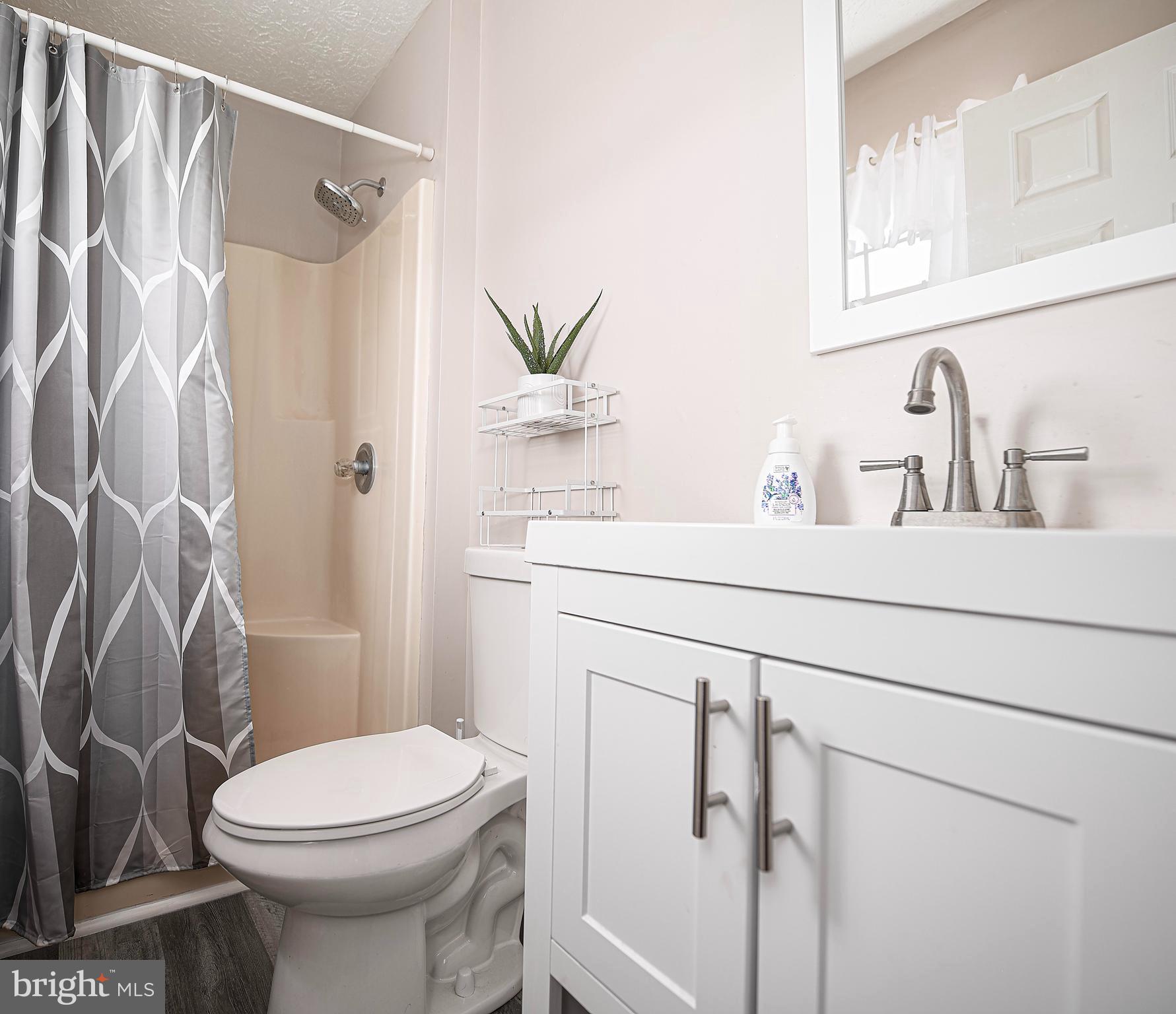 HARBOUR OAKS - Residential