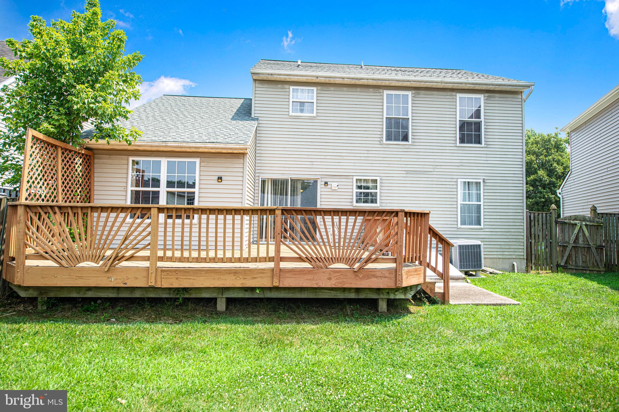 HARBOUR OAKS - Residential