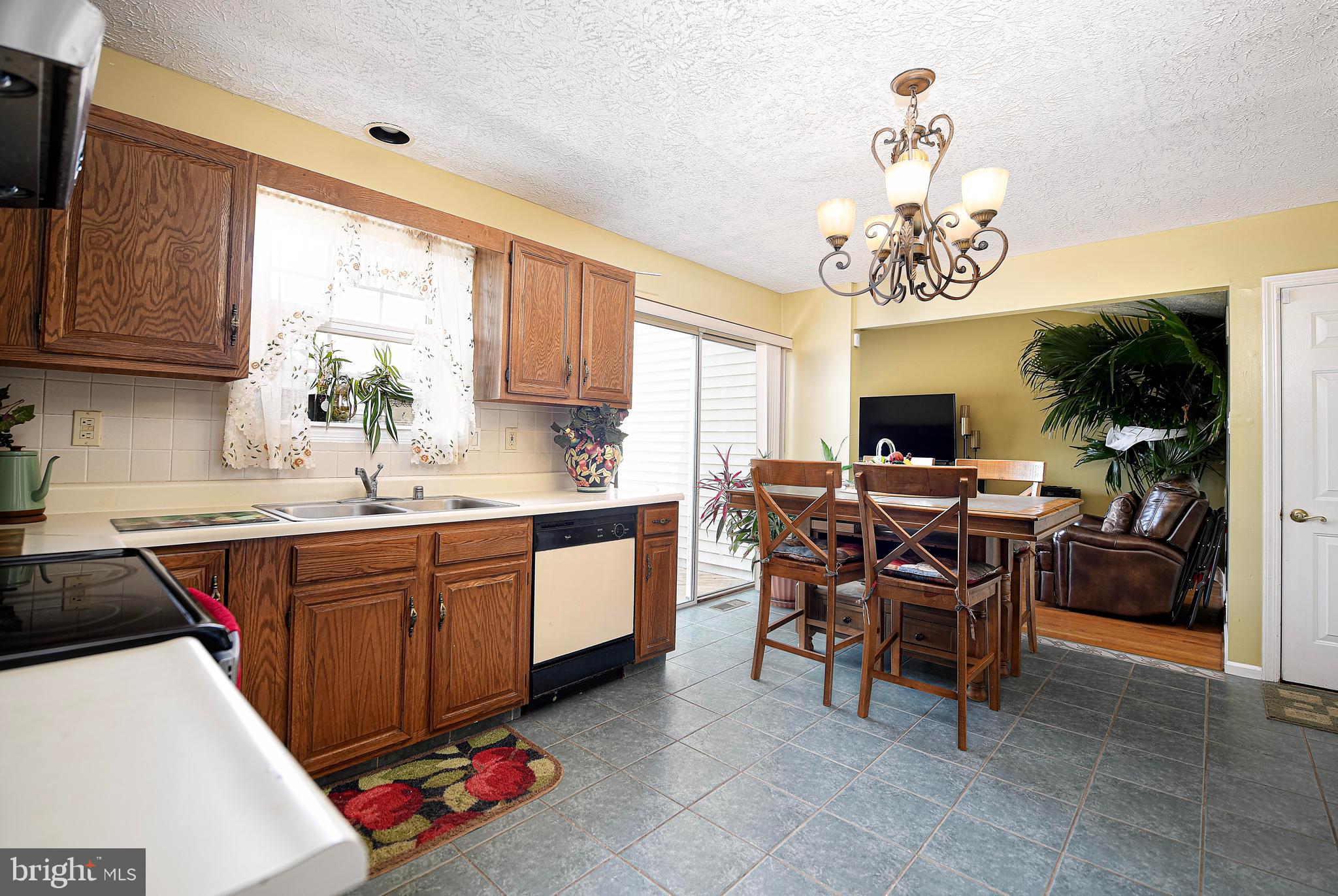 HARBOUR OAKS - Residential