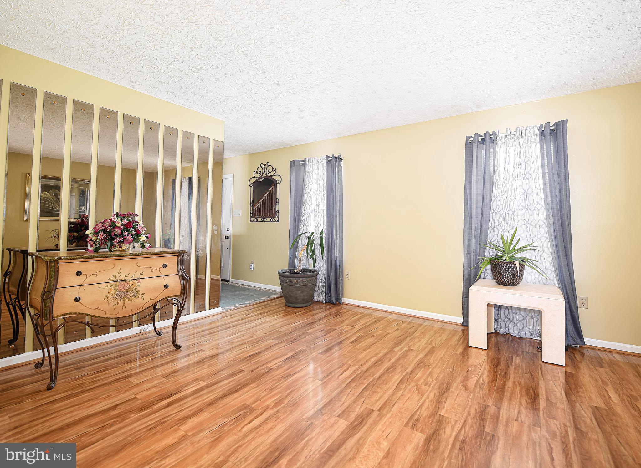 HARBOUR OAKS - Residential