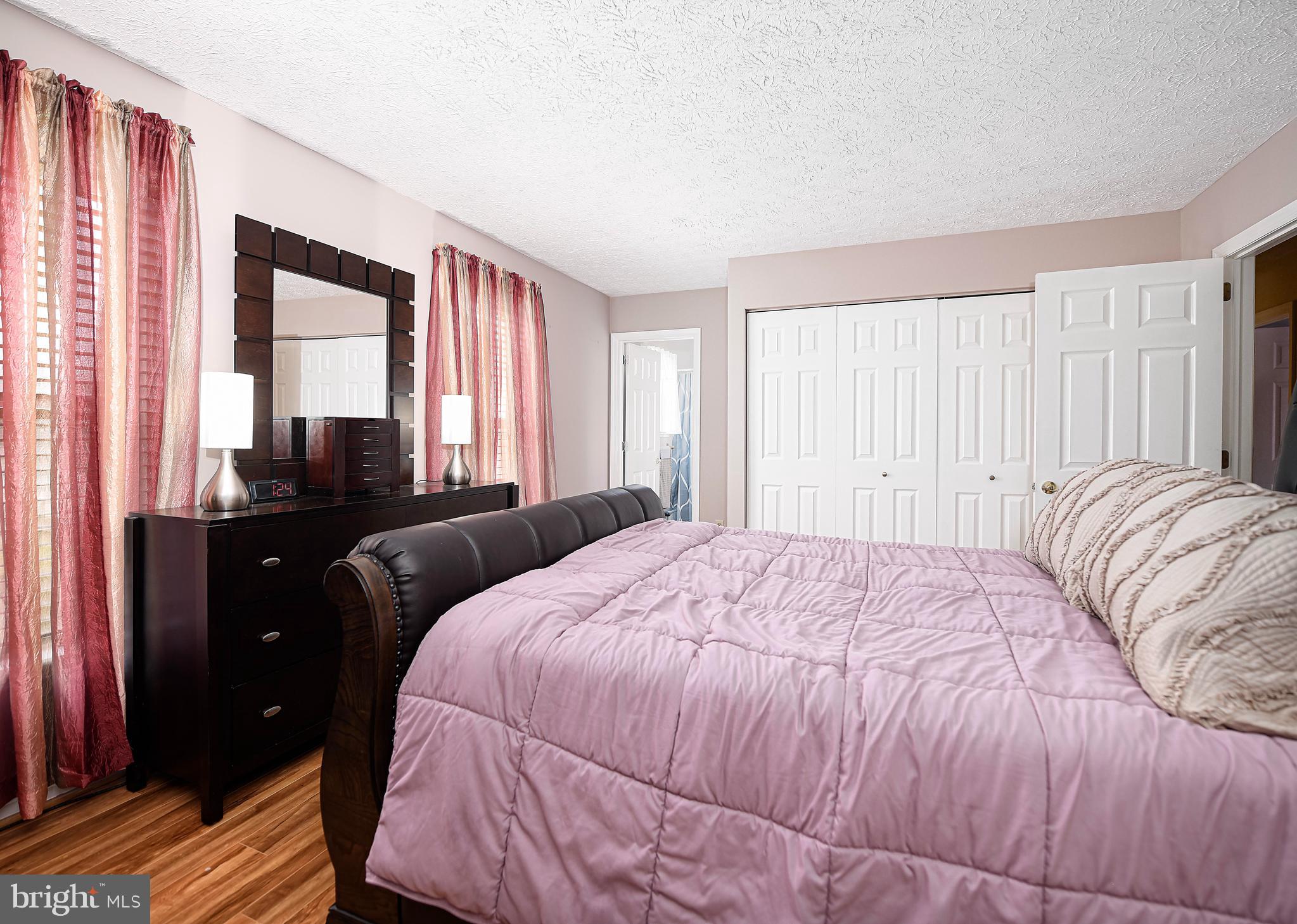 HARBOUR OAKS - Residential