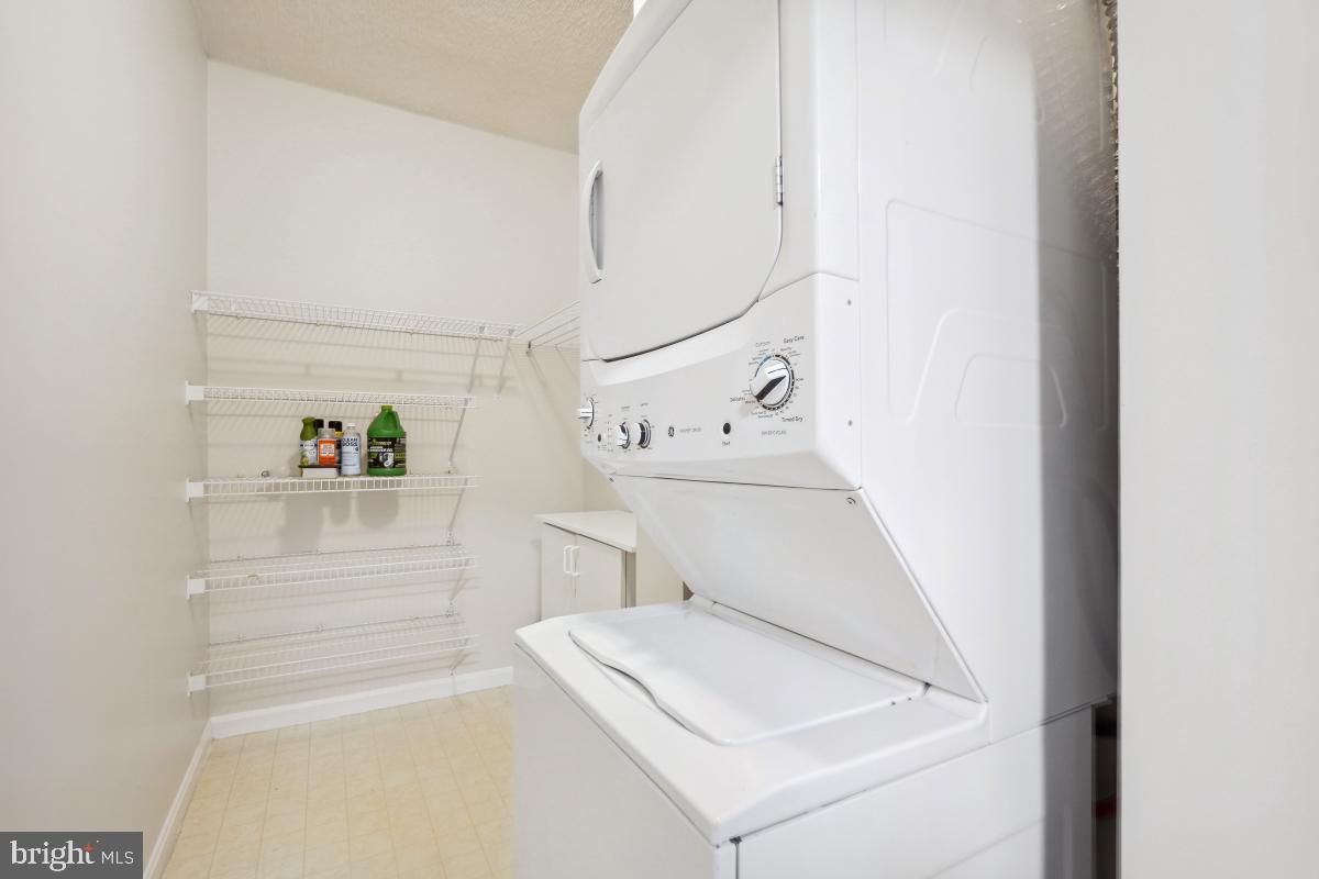 LEISURE WORLD - Residential